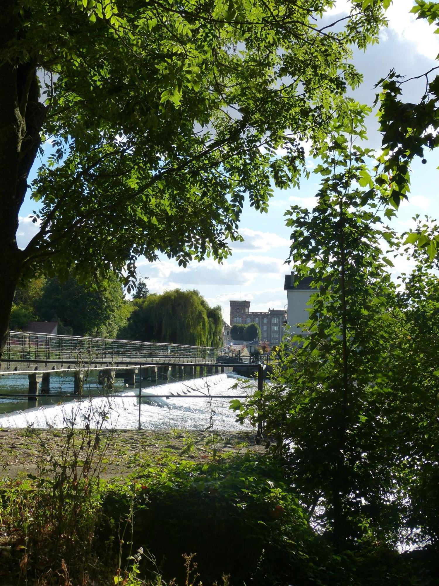 Hotel Saint Laurent Nogent-sur-Seine Exteriör bild